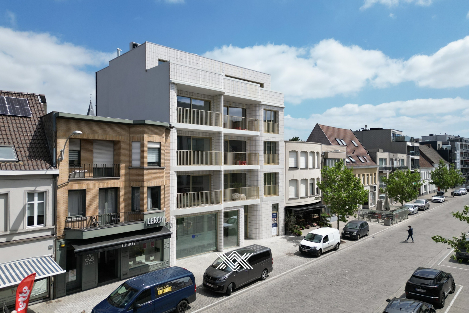 Appartement met 2 slaapkamers gelegen op de Markt van Deinze - foto 1