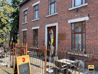 Uniek herenhuis (momenteel B&B) met tal van mogelijkheden in centrum BorgloonMomenteel is het gebouw in gebruik als B&B met 3 verbruikszalen, 2...