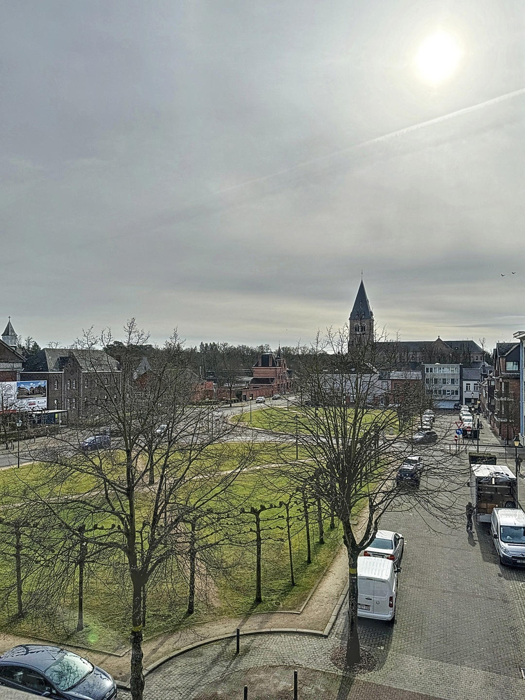 Net, centraal appartement met lift, 1 slaapkamer en garage - foto 4