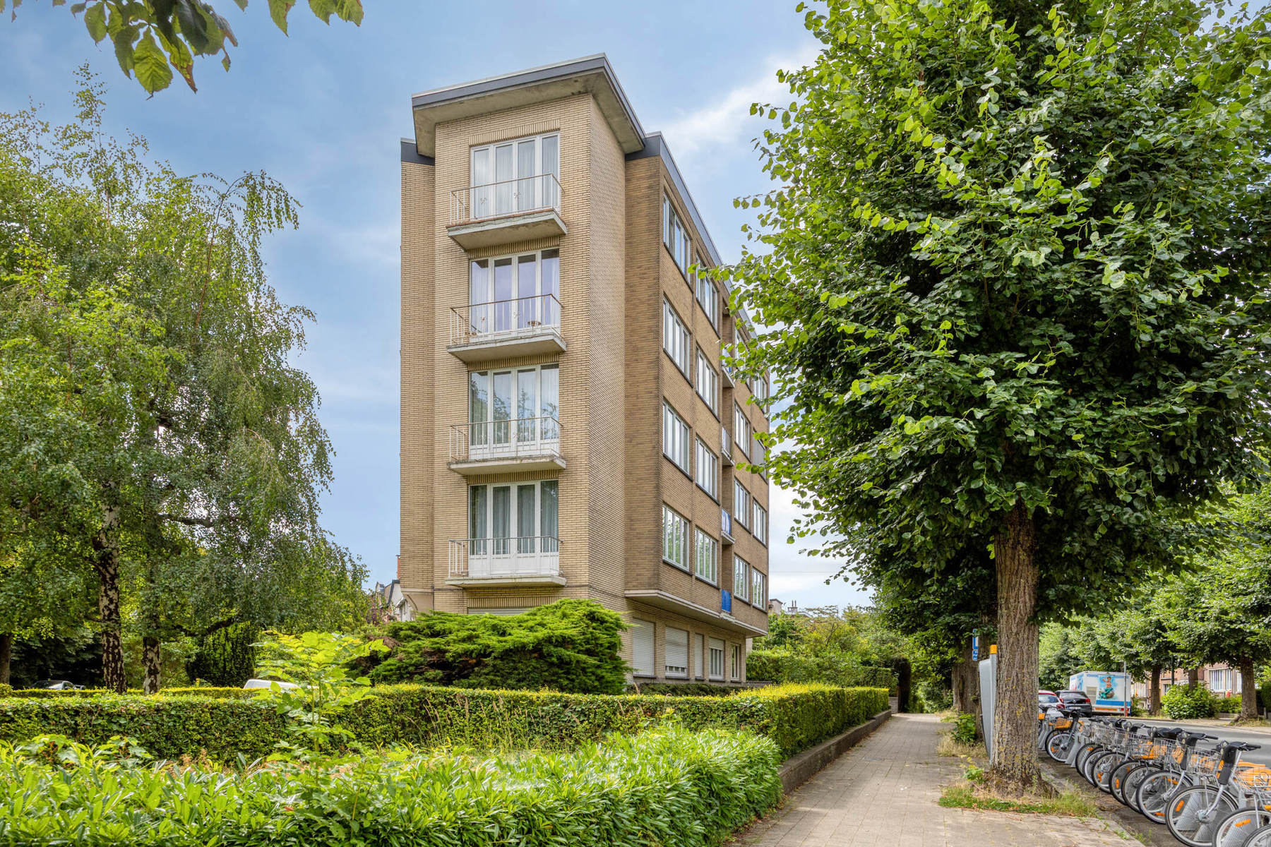 Goed gelegen gelijkvloersappartement met 2 slaapkamers - foto 4