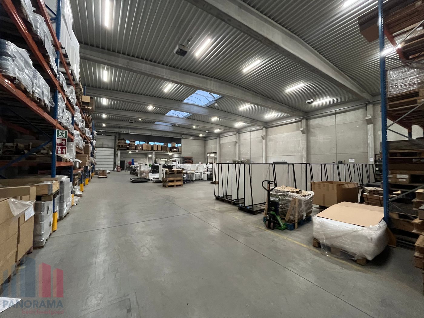 Functioneel magazijnruimte van 966 m² met mezzanine vlakbij de E17 - foto 2