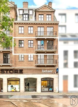 FANTASTISCH GELEGEN ruim appartement met 2 SLK en 2 TERRASSEN aan en met zicht op het SCHOUWBURGPLEIN! Pal in het CENTRUM gelegen, in de nabijheid...