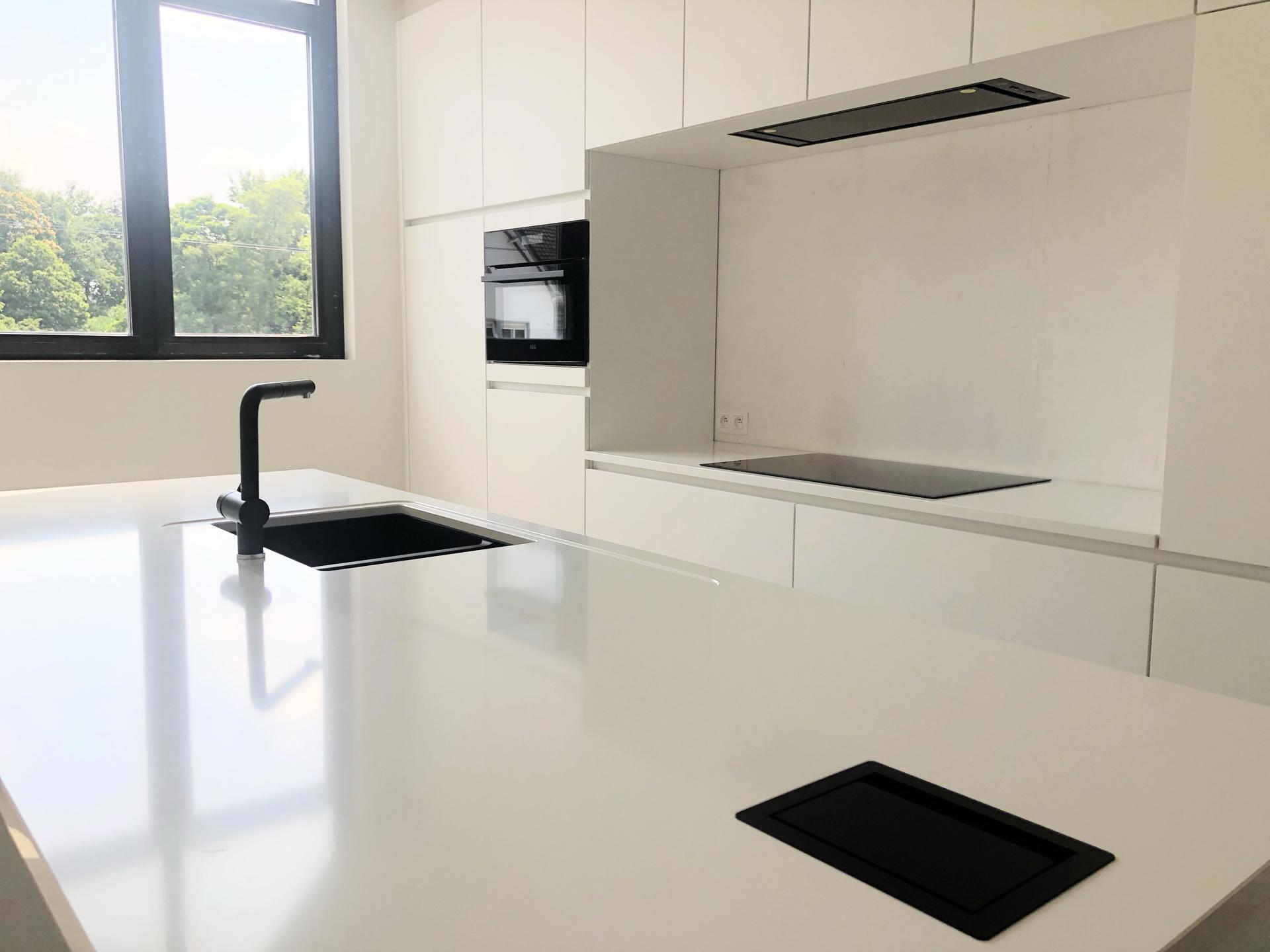 Gerenoveerd appartement te huur op de tweede verdieping in het centrum van Schilde! - foto 2