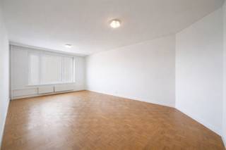 Dit gezellig en altijd goed onderhouden appartement bevindt zich op de vijfde verdieping van de Frank Craeybeckxlaan, een rustige en...