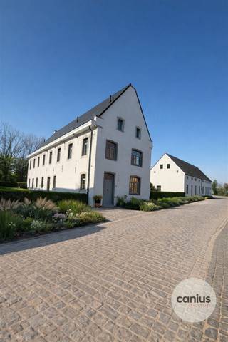 Repos & nature près du centre villeÀ la périphérie de Saint-Trond se trouve le site ’T Godshuis dans le pittoresque Béguinage. Il s'agit d'un projet...