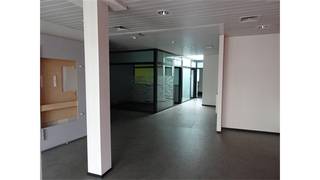 Een gunstig gelegen handelshuis in het centrum van Oostmalle bestaande op het gelijkvloers uit een ruime handelsruimte van ongeveer 130 m2...