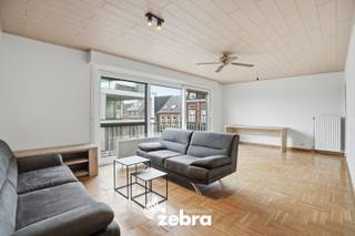 Dit instapklaar appartement met drie slaapkamers is gelegen vlakbij de markt van Tielt, op wandelafstand van verschillende winkels, horeca,...