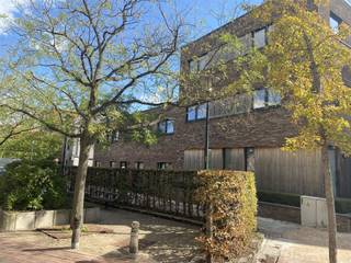 Modern gezellig appartement te Diegem. Dit appartement is gelegen op de eerste verdieping (geen lift) van een kleinschalig gebouw in een rustige...