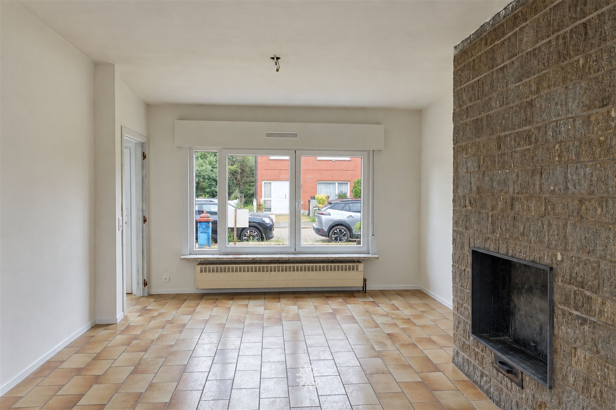 Gerenoveerde rijwoning met inpandige garage te huur in Wondelgem - foto 3