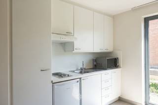 <p><span>GHENT - Woeringenstraat - Are you looking for a spacious studio for rent within walking distance of Ghent Sint-Pieters Station? Then read on!</span></p><p><span> </span></p><p><span>Key features:</span></p><ul><li><span>Move-in-ready studio</span></li><li><span>Easy access by public transportation</span></li><li><span>Shared bike storage</span></li><li><span>Private spaces</span></li></ul><p><span> </span></p><p><span>This cozy studio (40 m²) features the following layout:</span></p><p><span>Spacious living area including a sleeping nook and an open kitchen, bathroom equipped with a shower, sink, and toilet.</span></p><p><span> </span></p><p><span>The studio is located on the first floor (no elevator in the building).</span></p><p><span>The building has a shared bicycle storage area.</span></p><p><span> </span></p><p><span>Important information:</span></p><p><span>Available starting: 09/01/2026. For students only!</span></p><p><span>Rent: 675 euros/month + 75 euros/month, including common area fees and personal water usage. Electricity and gas are billed separately.</span></p><p><span> </span></p><p><span>Interested in this great studio? Request a tour today via our website www.axellenaerts.be!</span></p>
