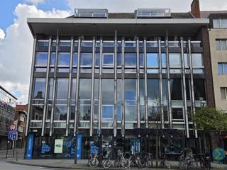 Luxe penthouse met zicht op kathedraal, 2 terrassen en autostaanplaats in hartje Turnhout.Welkom in dit unieke penthouse, gelegen in het gebouw dat...