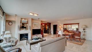 Exclusief ruim luxe-appartement van 190m² met zuiderterras op de eerste verdieping. Gelegen in het centrum van Keerbergen in een kleinschalig...