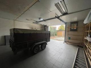 Dit praktische magazijn in Hoogstraten, ter hoogte van Vrijheid 62, biedt een vlot bereikbare locatie nabij het centrum en...