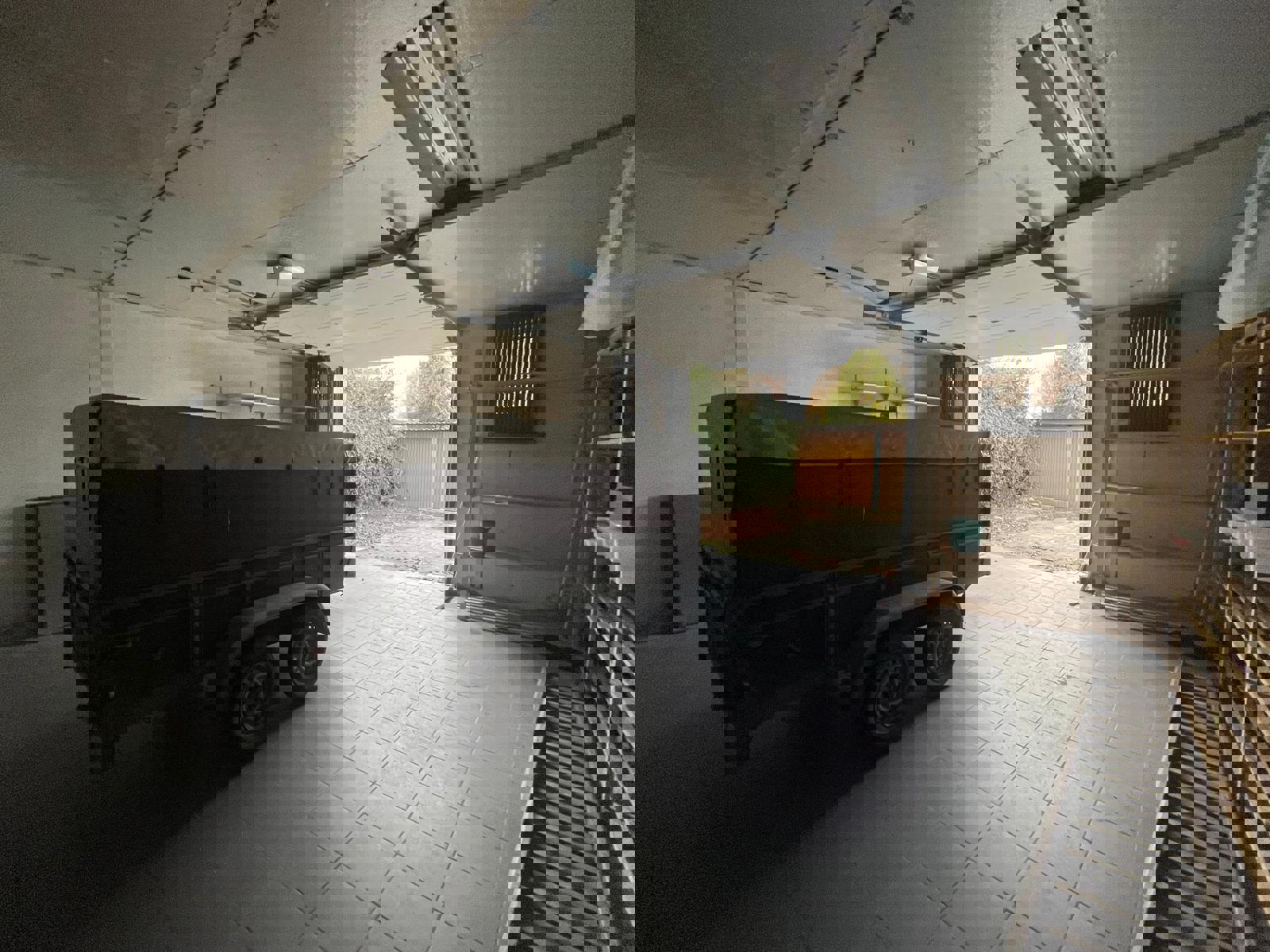 Ruim magazijn met handige berging in Hoogstraten - foto 2