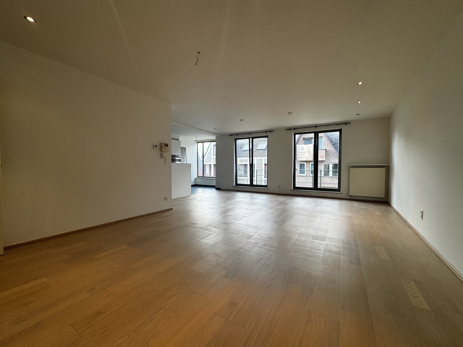 Appartement met 2 slaapkamers, terras en garage - foto 2