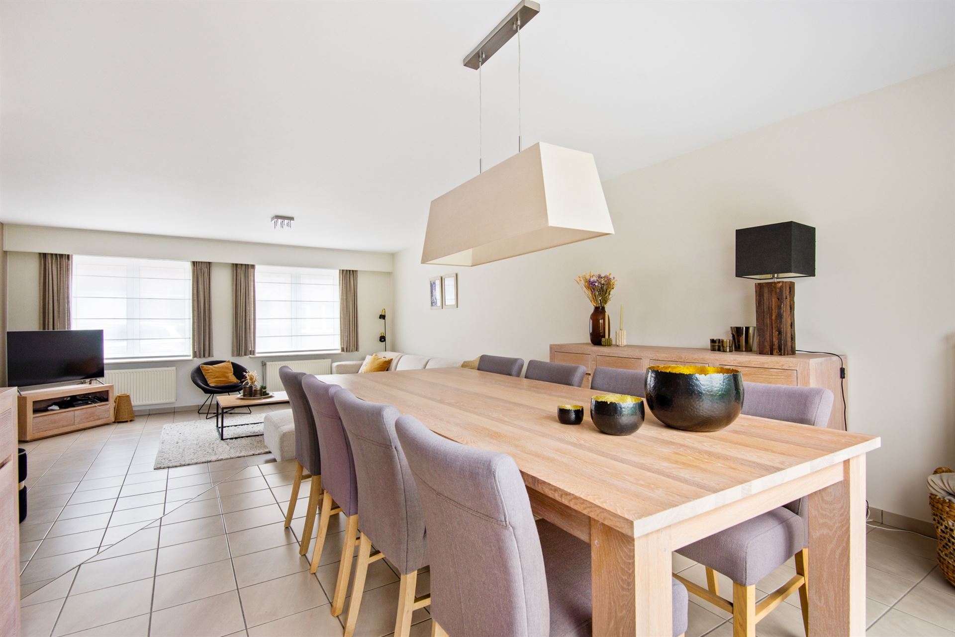 Rijwoning met een breedte van 13 meter met 3 zeer grote slaapkamers. - foto 2