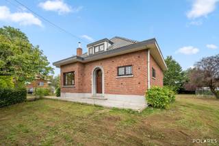 Op een groot perceel van bijna 18 are staat deze instapklare open bebouwing met veel tuin en een grote aparte garage. De woning beschikt over...