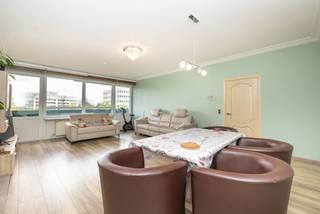 MOLENBEEK-SAINT-JEAN, Boulevard Louis Mettewie, on the 2nd floor of the building, superb 2-bedroom apartment, very bright and fully renovated, with...