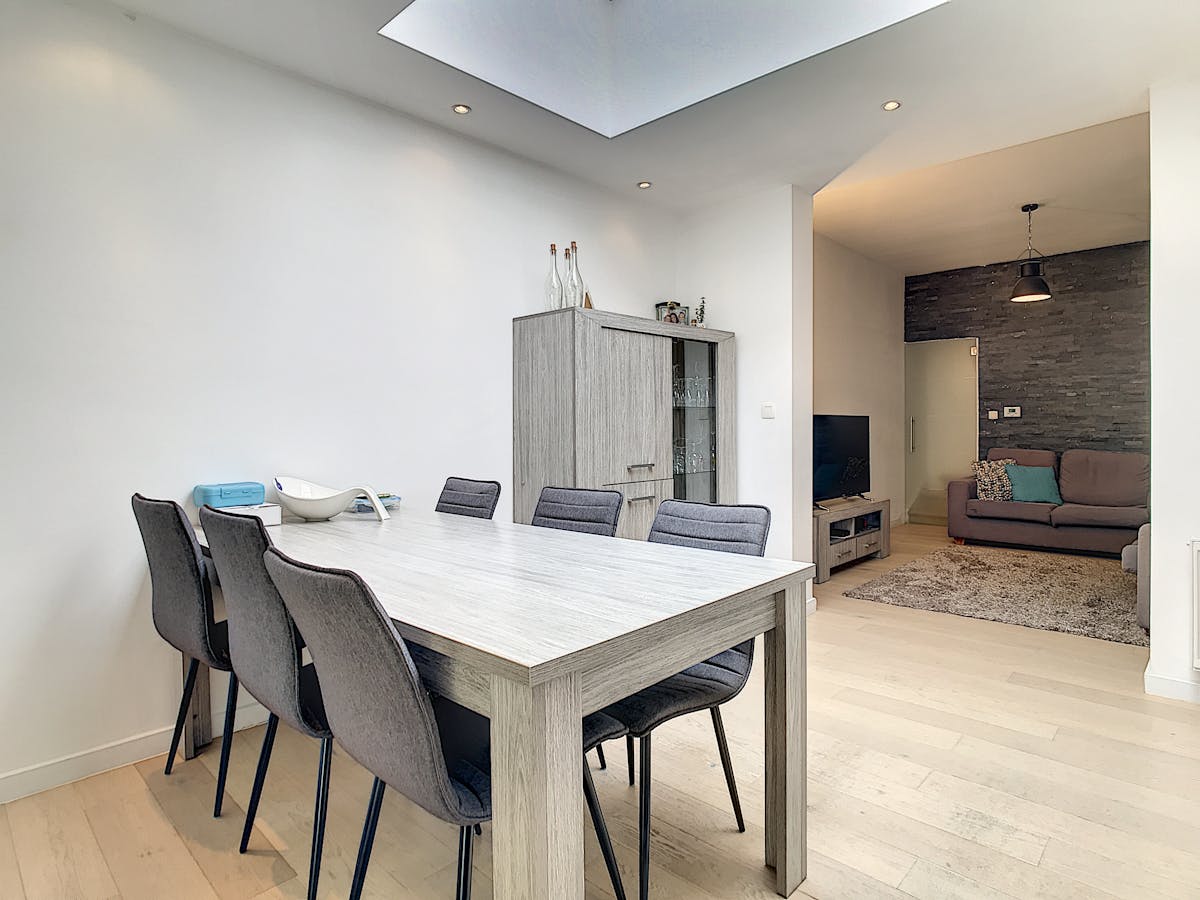 Ready to move in terraced house for sale with cozy city garden - photo 3