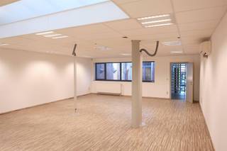 Office space for rent Tiensevest 58, Leuven (55m²) One office space of 55 m² is available in the elegant office building at Tiensevest 58 in Leuven,...