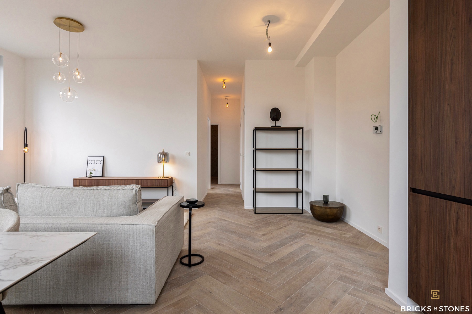 Luxueus gerenoveerd en bemeubeld 3 slaapkamer appartement - foto 2