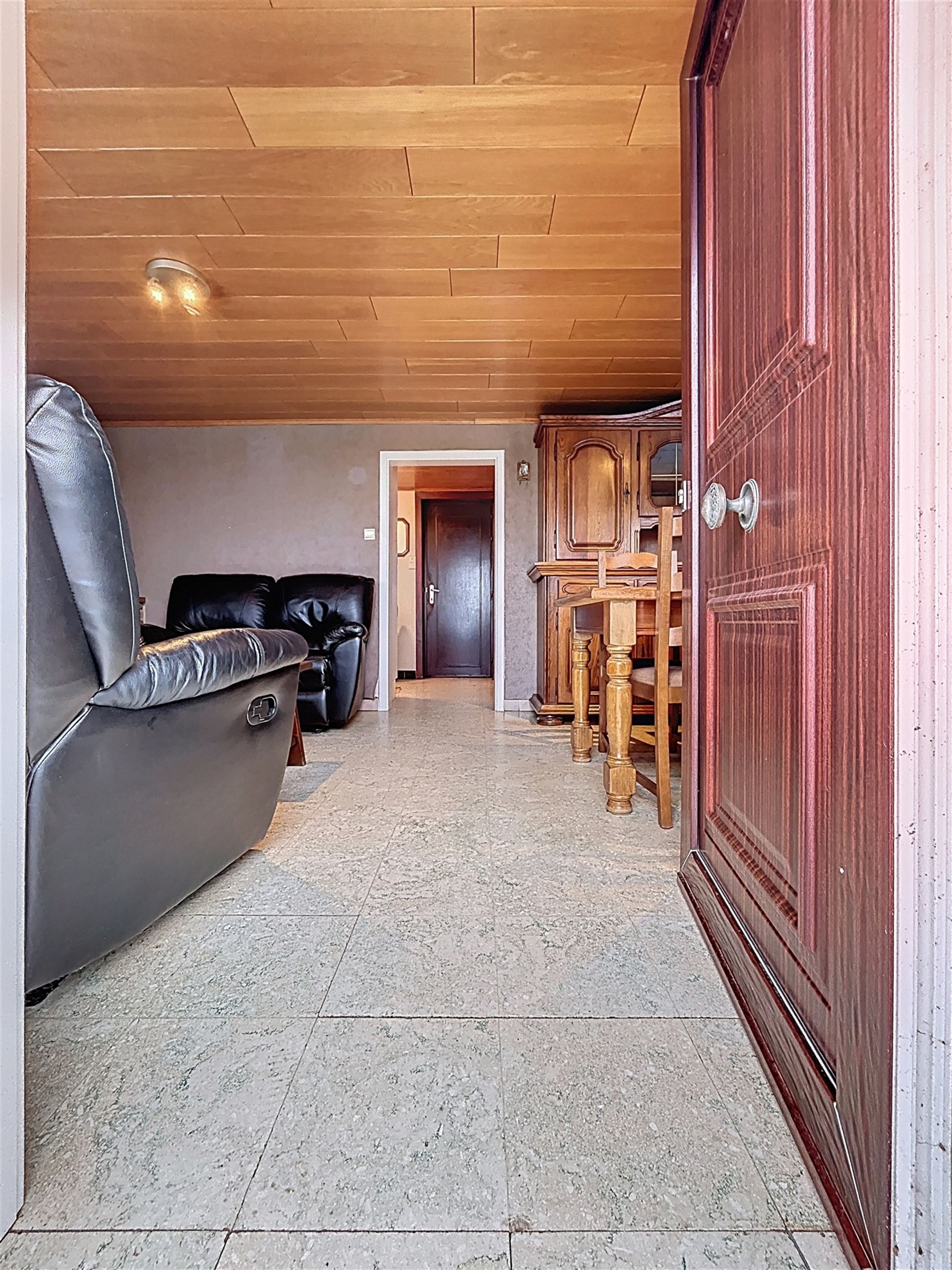 Alleenstaande woning met 2 garages - foto 3