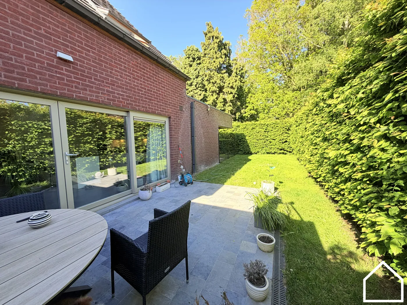 INSTAPKLARE WONING MET CARPORT, INPANDIGE GARAGE EN RUIME TUIN IN ZONNEBEKE - foto 2