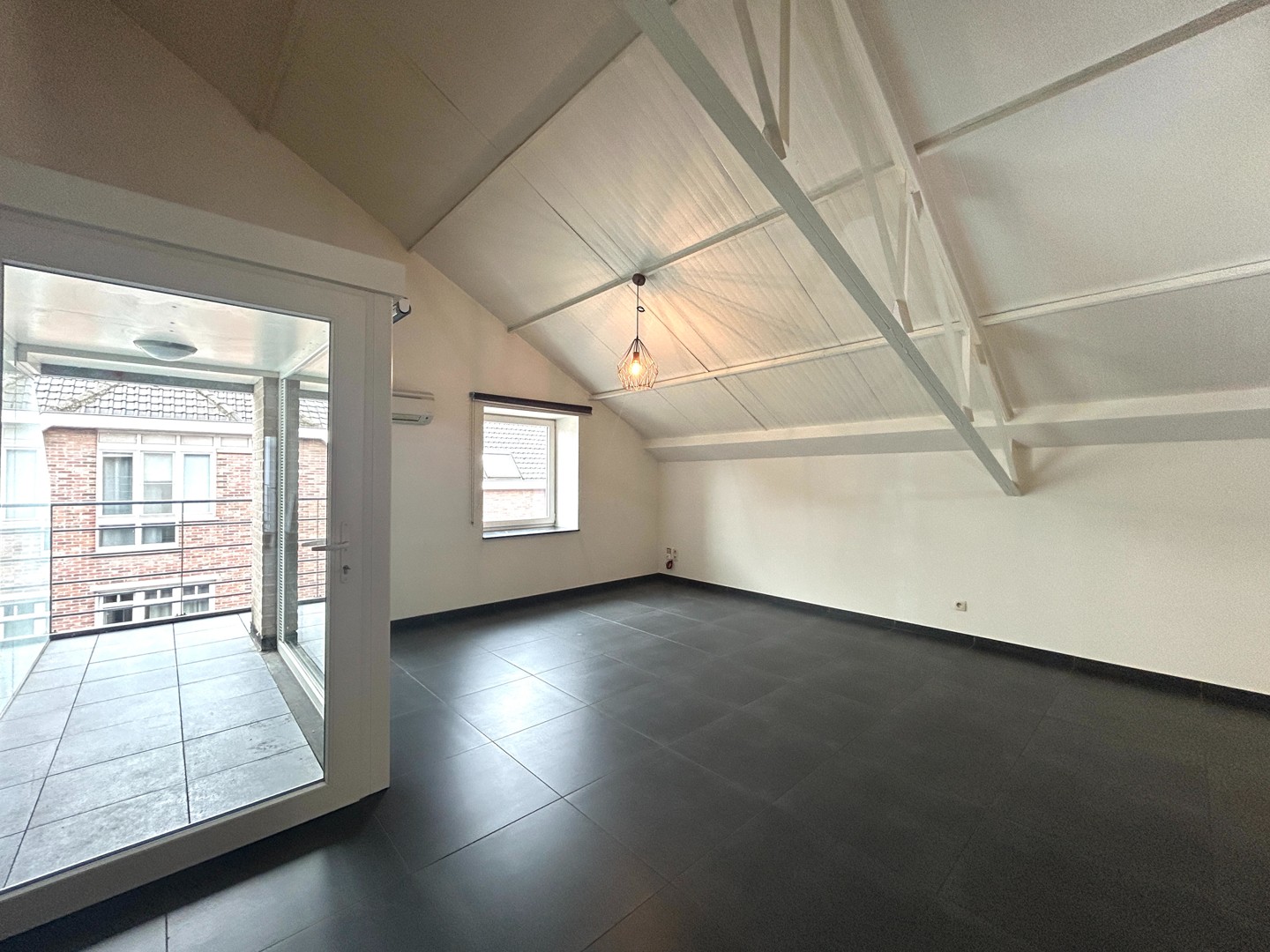 Instapklaar appartement nabij centrum Oostrozebeke! - foto 4