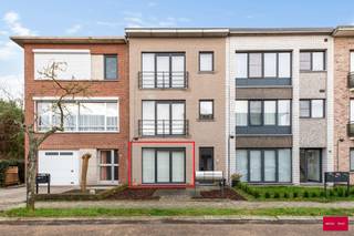 Bent u op zoek naar comfortabel en zorgeloos wonen? Dit gelijkvloers appartement combineert modern wooncomfort met een aangename privétuin –...