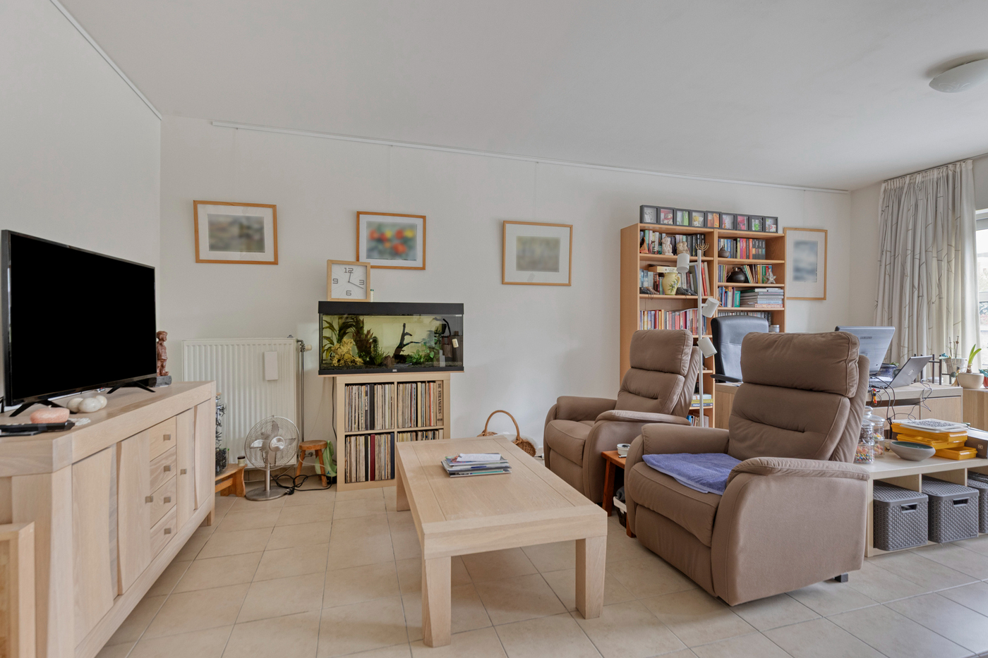 Ruim gelijkvloers appartement met 3 slaapkamers, tuin en garage - foto 3
