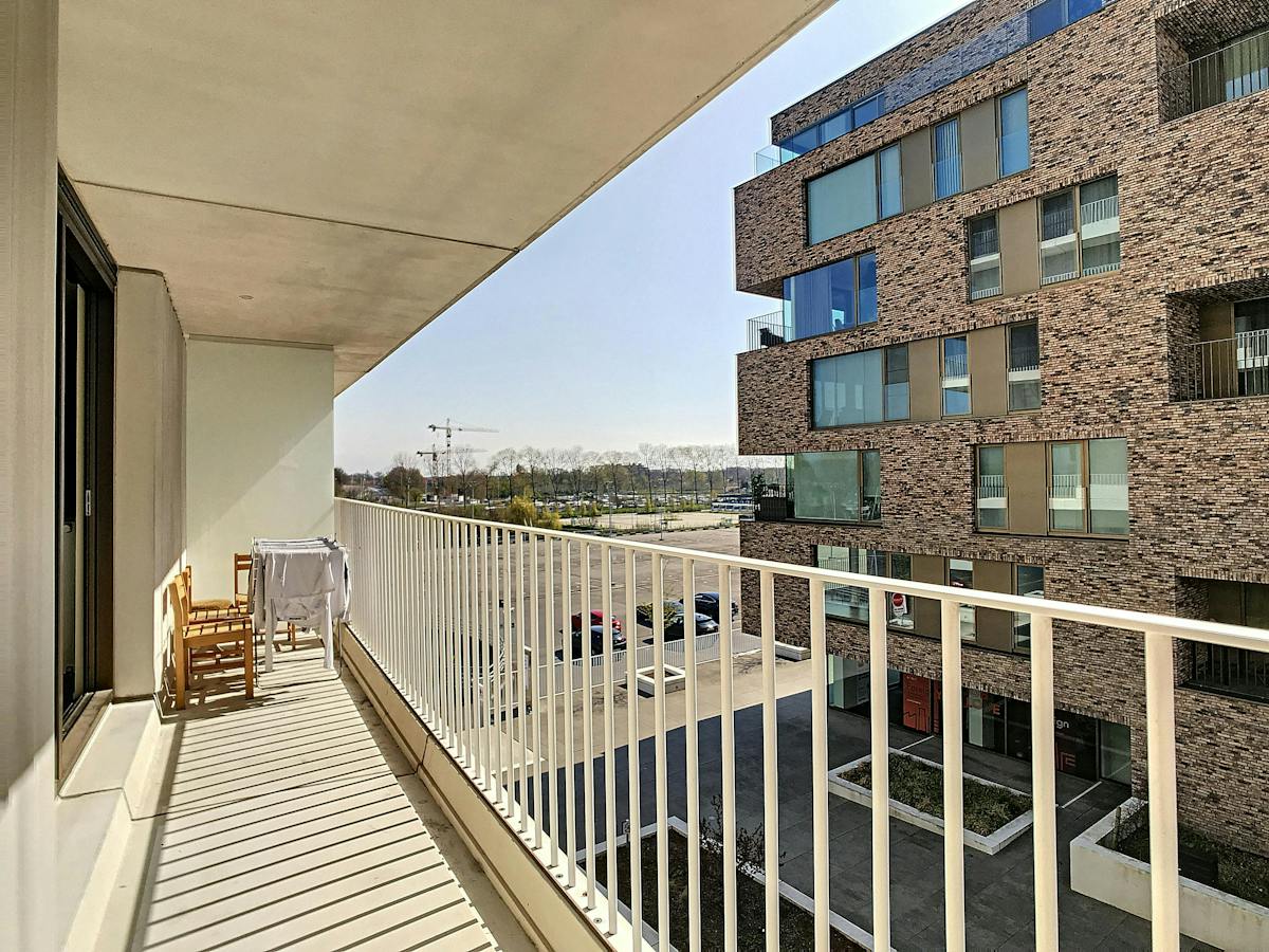 Lichtrijk 1-slaapkamer appartement met terras te huur in Brugge. - foto 1
