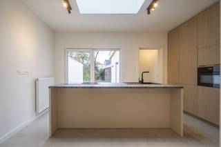 The house has just been completely renovated from top to bottom according to the latest energy requirements and has energy label B (almost A!)...