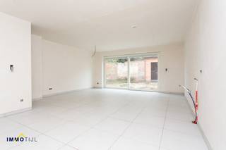 NIEUWBOUWWONING met 3 slaapkamers op rustige locatie!BTW 6% mogelijk! Deze nieuwbouwwoning kan u vinden in de St. Martensommegangstraat te Moerzeke...