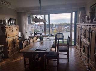 Zeer verzorgd appartement met kelder, ideaal gelegen met een prachtig uitzicht over Mol.Het appartement omvat een inkomhal, apart toilet, berging,...