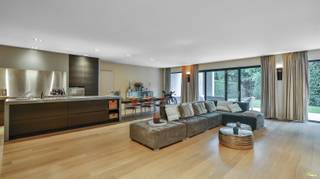 Luxueux appartement au rez-de-chaussée avec jardin à Kontich !Cet appartement de qualité est situé au centre, à la frontière de Wilrijk et...