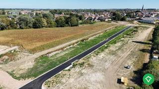 Langs de Hovaerestraat (rechts naast huisnummer 70) in Koekelare realiseren ze deze nieuwe verkaveling waar lot 19 te koop is. Je woont er op...