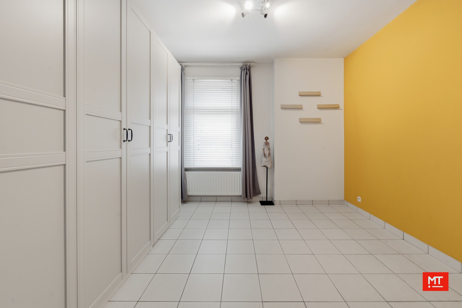 Gelijkvloers twee-slaapkamerappartement met garage te koop in het centrum van Langemark - foto 5