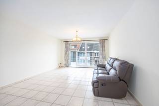 - Rustig gelegen- Verzorgde residentie- Zonnig terrasGezellig en lichtrijk appartement gelegen op de 2de verdieping van de verzorgde residentie "De...