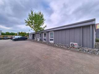 Dit instapklare kantoor is gelegen op een strategische locatie langs de R4 in Gent (Wondelgem), richting Evergem. Hierdoor geniet het pand van...