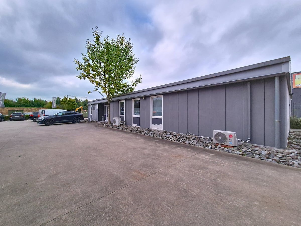 Kantoor (ca. 246 m²) te huur aan de R4 te Gent - foto 2