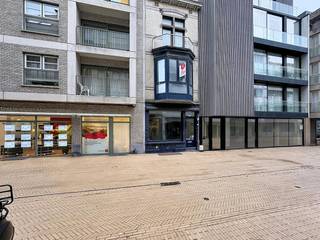 Ontdek dit royale handelshuis met ongeziene mogelijkheden in de Vlamingstraat, het hart van Knokke-Heist. Het pand wordt nagenoeg casco...