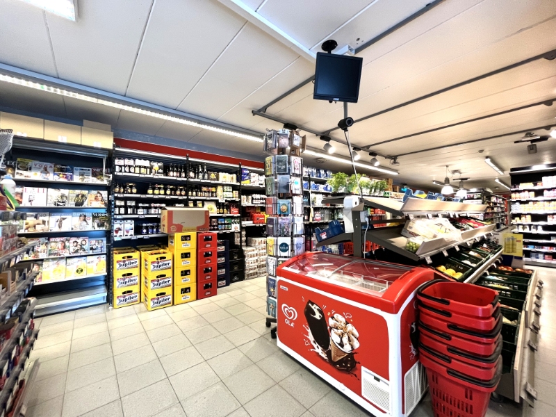 Ruim handelspand met magazijn, 120 zonnepanelen en batterijen - foto 4