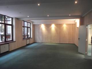 Des bureaux modernes à louer au centre-ville de Bruxelles. Ces bureaux, prêtes à emménager, sont situées à distance de marche du Parc de Bruxelles et sont facilement accessible en train et metro par la Gare Centrale et la gare Bruxelles-Congres. Le bâtiment est eco responsable et aménagé de manière écologique ce qui se reflète dans les faibles coûts du bâtiment;<br /> <br />3 parkings sécurisés disponible.