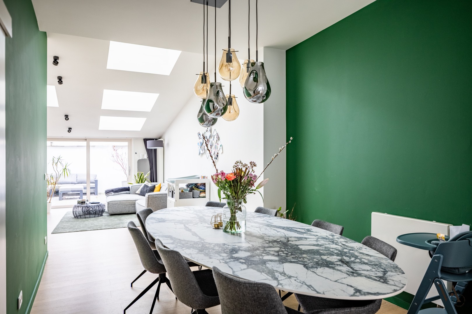 Volledig gerenoveerde woning met koer en dakterras in rustig straatje in Leuven - foto 2