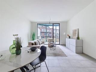 COMFORTABEL APP. MET 1 SLK, TERRAS & PARKEERGELEGENHEID In de residentiële wijk Zurenborg in het zuidoosten van de stad Antwerpen treffen wij...