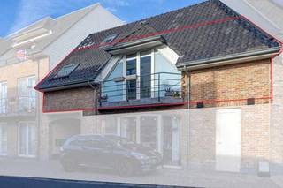 Instapklaar, gezellig en lichtrijk appartement op de 1e verdieping van een kleinschalige residentie in het centrum van Berlare. Ruime living,...