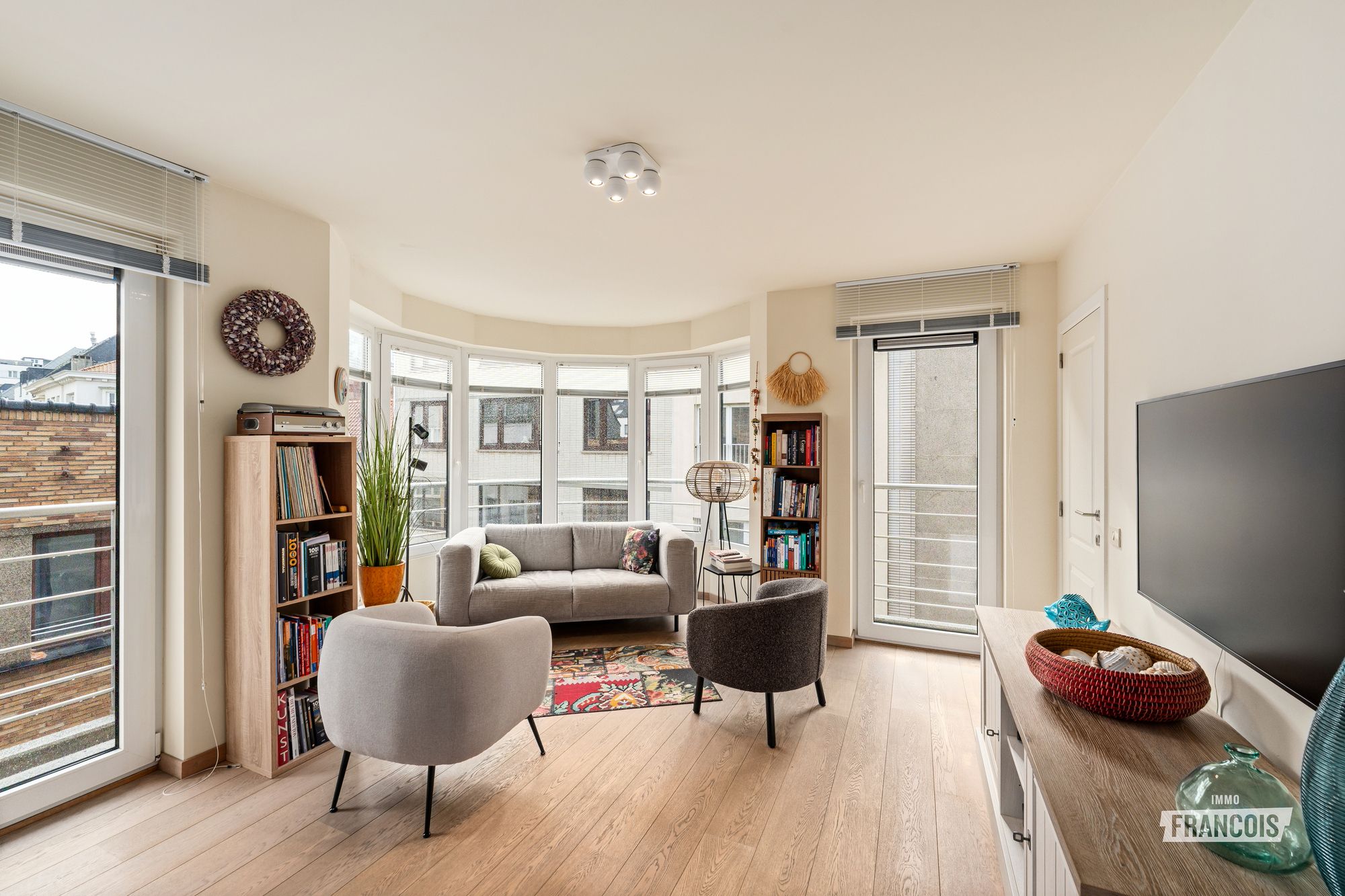 Volledig instapklaar hoekappartement pal in centrum Oostende. - foto 4