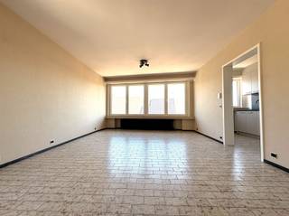 Gerenoveerd appartement in centrum Gerenoveerd appartement in hartje centrum. Dit appartement bevindt zich op de 3de verdieping van een zeer goed...