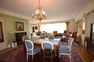 Een ruime appartement in een goed verzorgd gebouw, Het appartement is 180 m²Hoewel Het appartement opgefrist dient te worden, biedt het een...