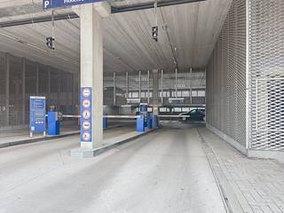 In een modern en goed onderhouden parkingcomplex aan het station van blankenberge bieden wij drie strategisch gelegen staanplaatsen aan...